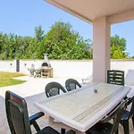 In Croatia Near The Coast Apartment Pula