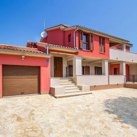 Apartment In Croatia Near The Coast Pula