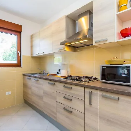 In Croatia Near The Coast Apartment