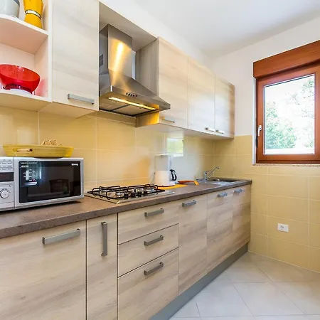 In Croatia Near The Coast Apartment