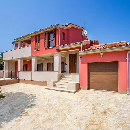 Apartment In Croatia Near The Coast Pula