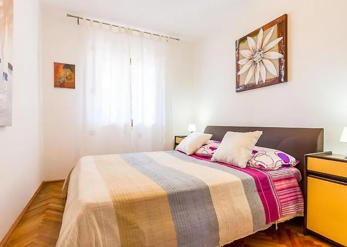 Apartment In Croatia Near The Coast *